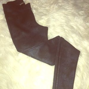 Dark blue snake print leggings!